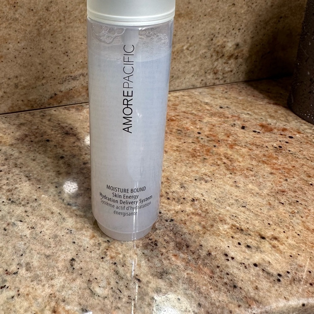 Amorepacific hydrating spray